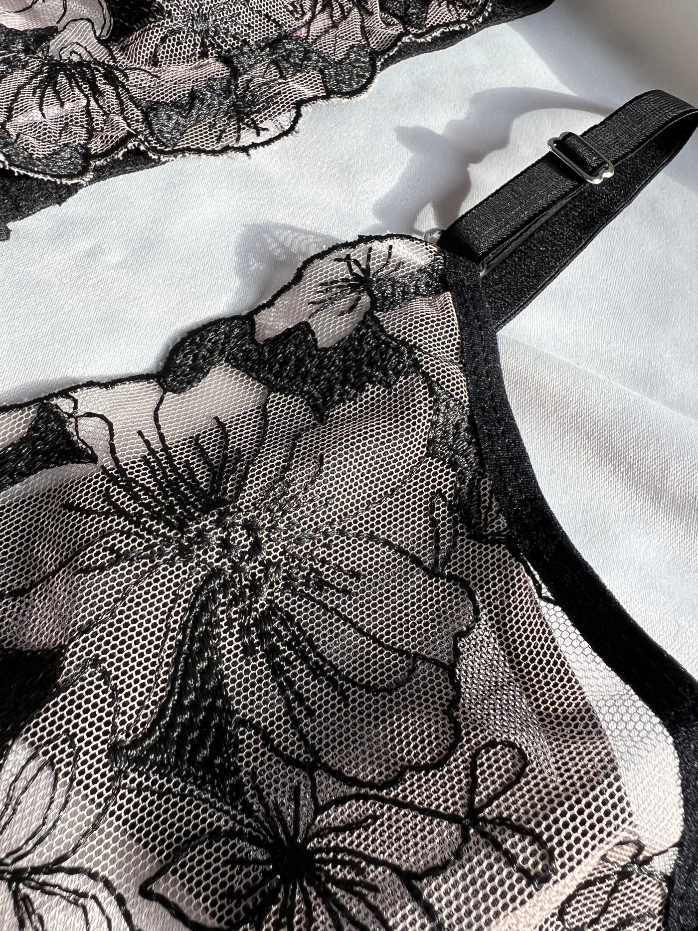 Kara Gül Bralet Takım